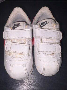 Nike White Toddlers' Velcro Sneakers with Red Accents